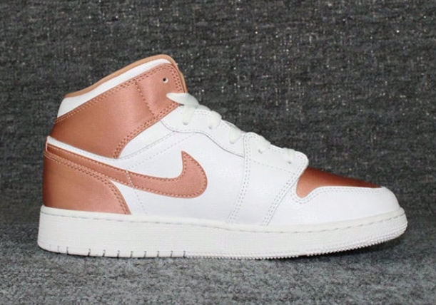 NIKE AIR JORDAN 1 AJ1 MID GS WHITE Shoes 555112-190