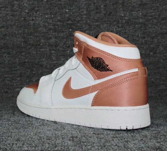 NIKE AIR JORDAN 1 AJ1 MID GS WHITE Shoes 555112-190